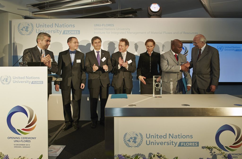 Group photo speakers at UNU-FLORES opening ceremony